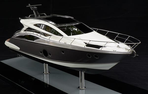 Marquis 500 Sport Coupe model built by Abordage