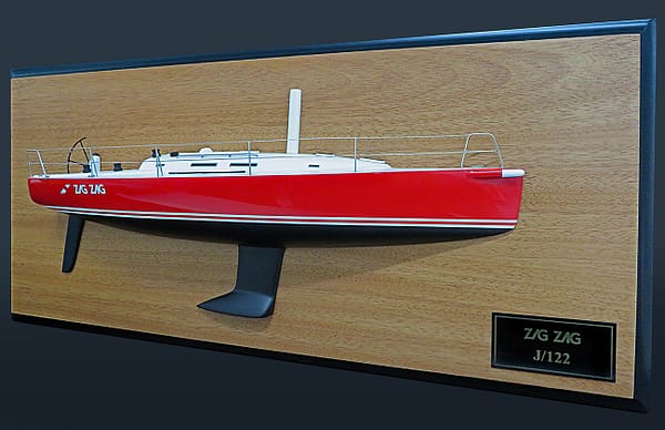J 122 custom half model with deck details