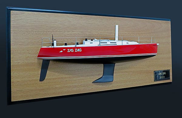 J 122 custom half model with deck details
