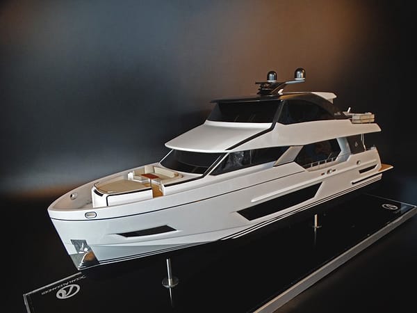 Ocean Alexander 84R custom model