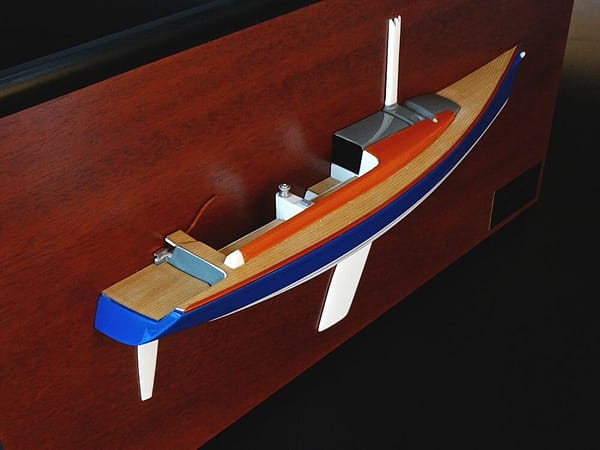 Tofinou 8 metres custom haf model with deck details