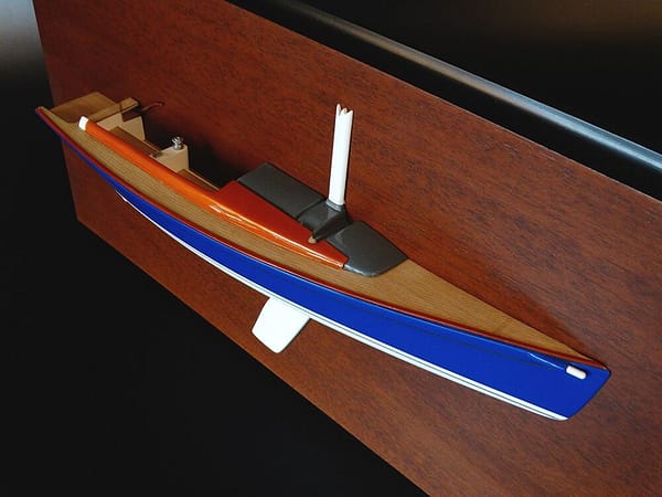 Tofinou 8 metres custom haf model with deck details