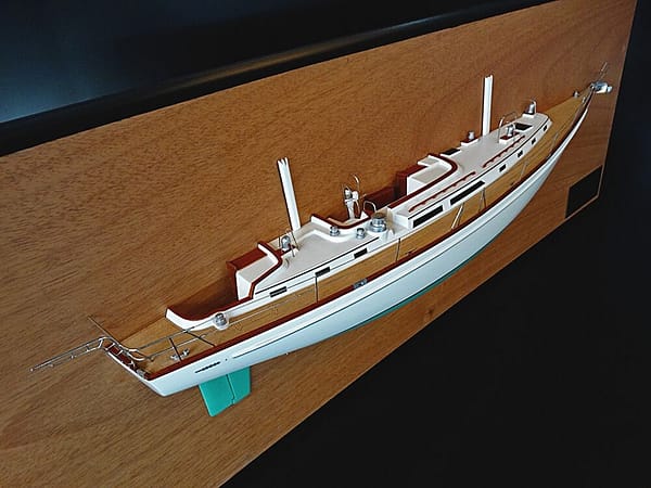 Alden 70 custom half model with deck details