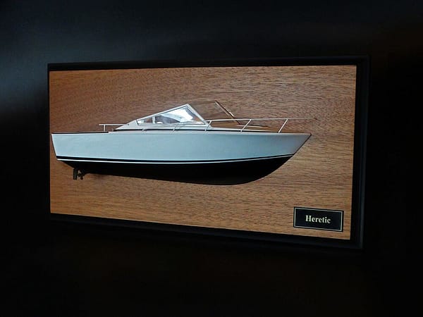Bertram Moppie 28 half model with deck details