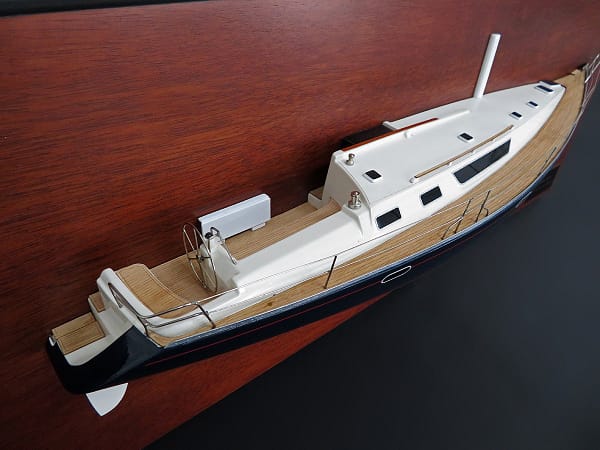 Jeanneau 45.2 custom half model with deck details
