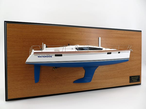 Jeanneau DS42 custom half model with deck details