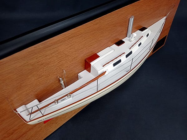 Tartan 34C Custom model with deck details
