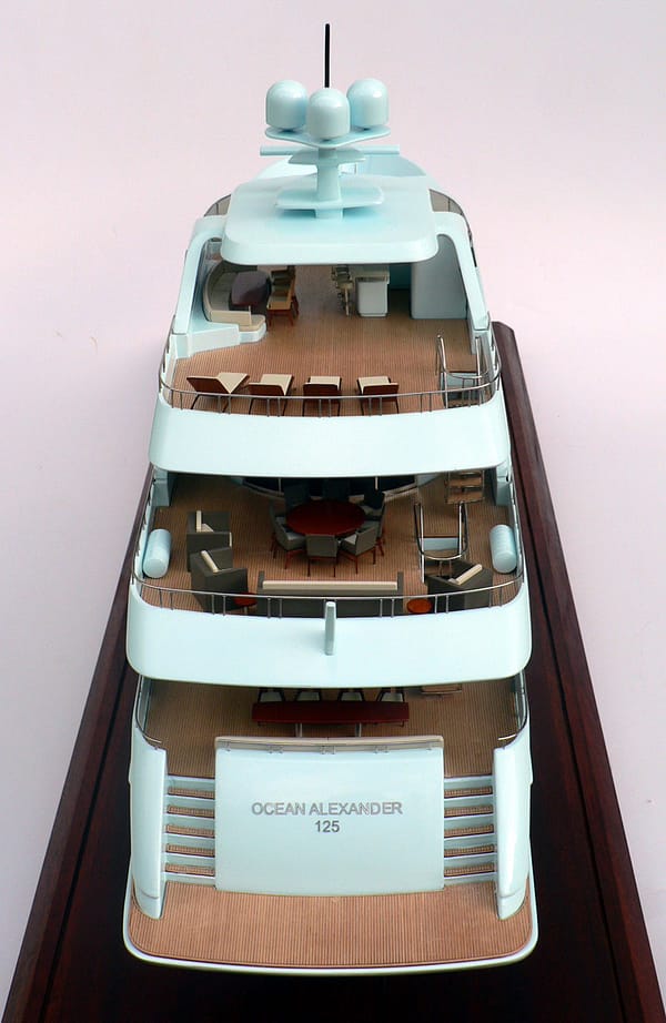 Ocean Alexander Megayacht 125