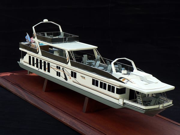 Fantasy Yachts Houseboat 110 "Cents Less"