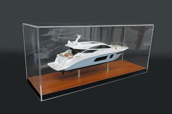 Sea Ray L650 Express desk model