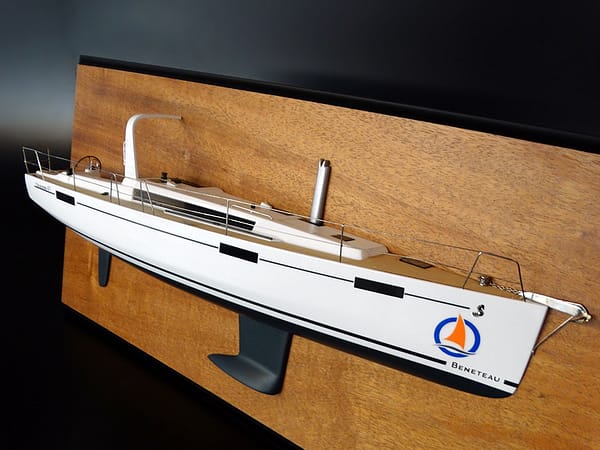 Beneteau Oceanis 41 half model with deck details