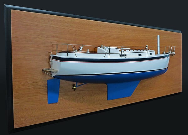 Nonsuch 33 half model with deck details