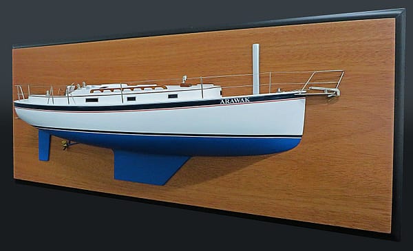 Nonsuch 33 half model with deck details