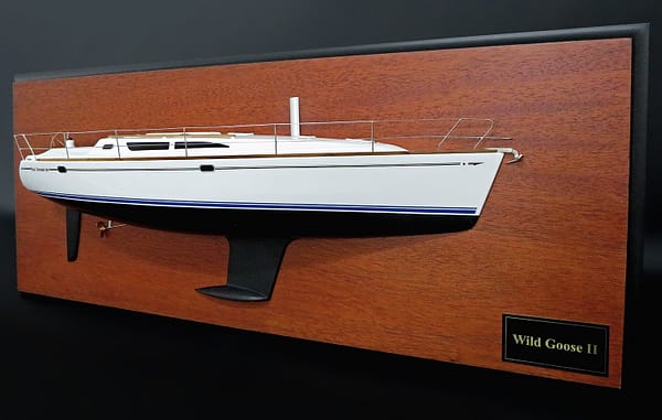Jeanneau Sun Odyssey 40 half model with deck details
