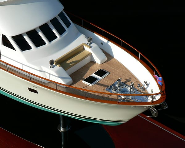 Hunt 89' Motor Yacht "Tumblehome" Model by Abordage