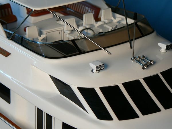 Hatteras 100 Motor Yacht model built by Abordage