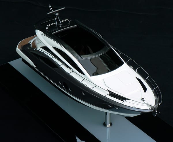 Marquis 500 Sport Coupe model built by Abordage