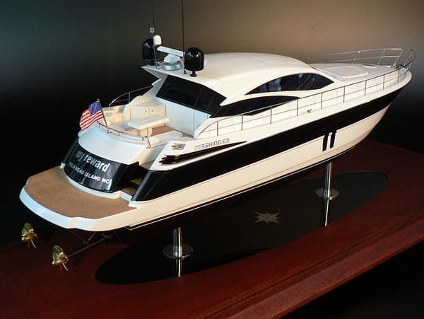 PERSHING 62 boat model built by Abordage