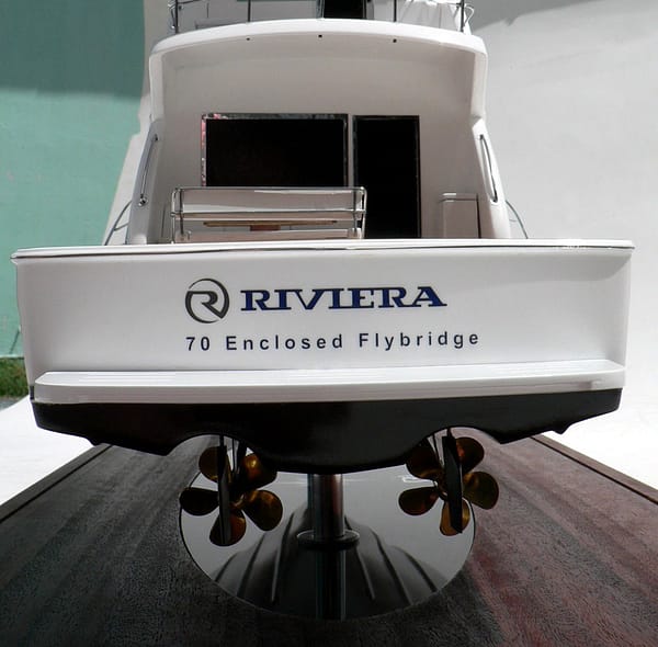 Riviera 70 Enclosed Flybridge