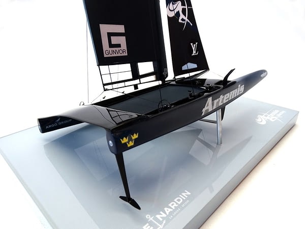 Artemis Racing - Catamaran AC 50 - desk model